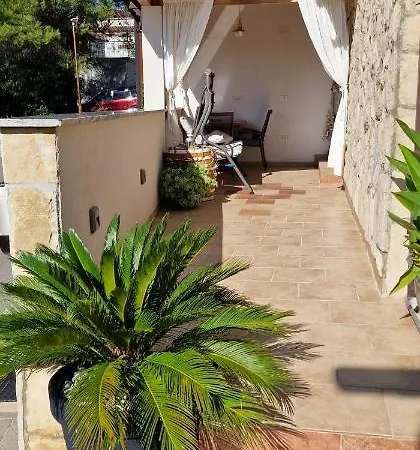 Apartmani Dutkovic Vrboska Exterior photo