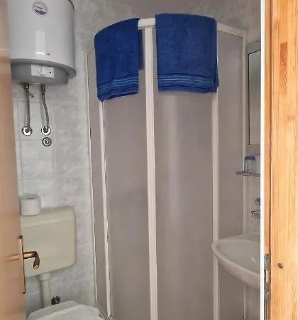 Apartmani Dutkovic Vrboska Exterior photo