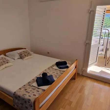 Apartmani Dutkovic Vrboska Exterior photo