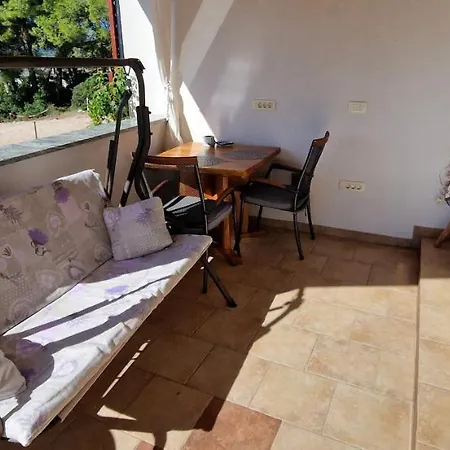 Apartmani Dutkovic Vrboska Exterior photo