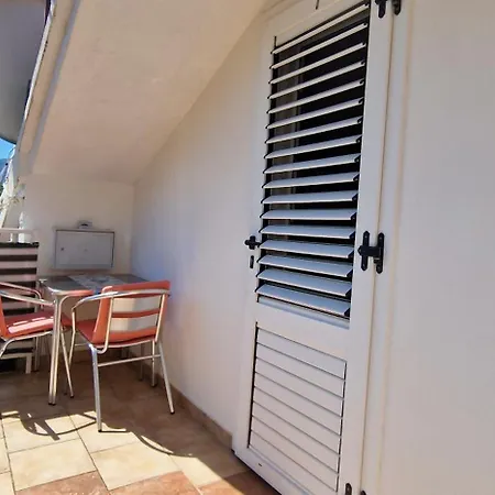 Apartmani Dutkovic Vrboska Exterior photo