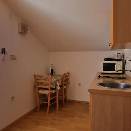 Apartmani Dutkovic Vrboska Exterior photo