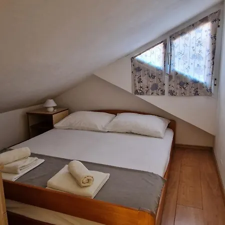 Apartmani Dutkovic Vrboska Exterior photo