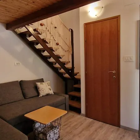 Apartmani Dutkovic Vrboska Exterior photo