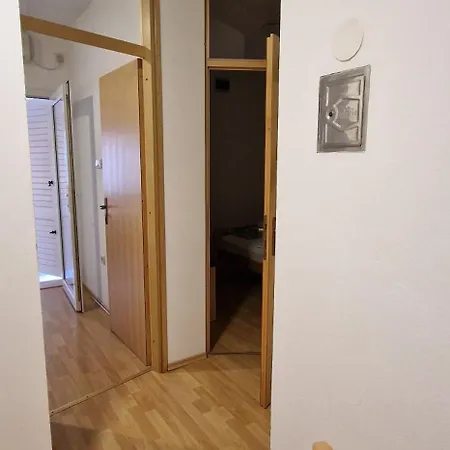 Apartmani Dutkovic Vrboska Exterior photo