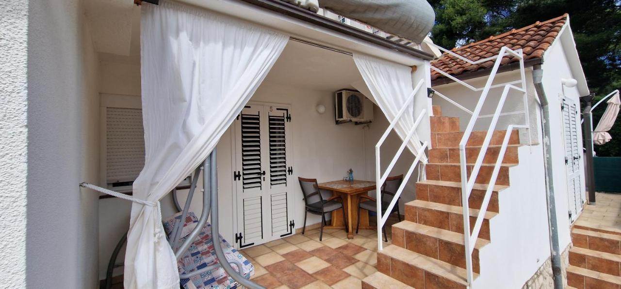 Dutkovic Apartment Vrboska