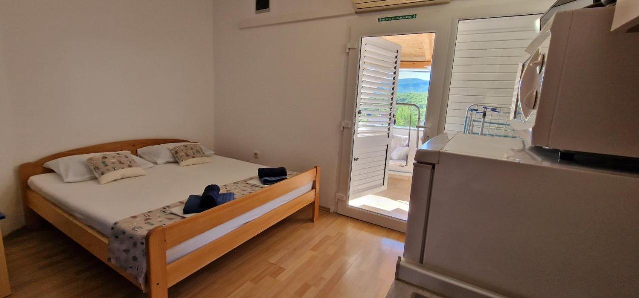 Dutkovic Apartment Vrboska